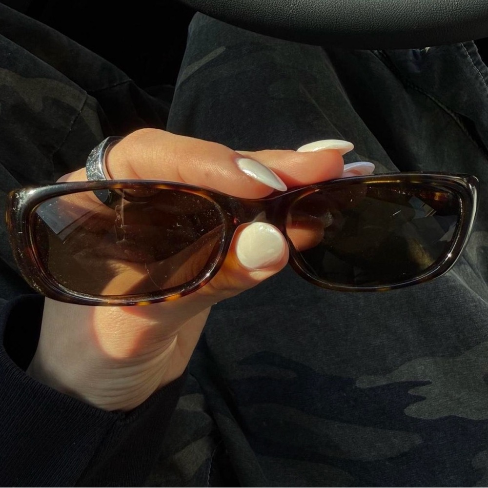 Vintage Gucci Tortoiseshell Rectangular Sunglasse… - image 2
